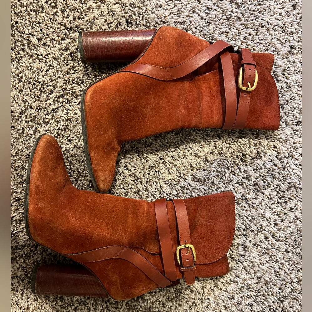 My vintage Gucci ( authentic ) ankle booties. 👌🥰
